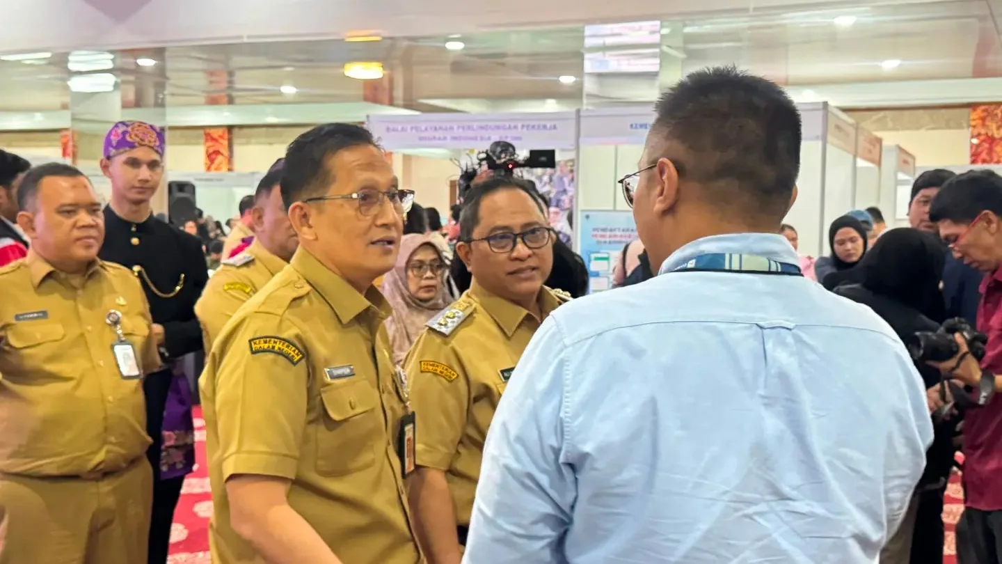 Pelayanan dan kegiatan ketenagakerjaan Disnaker Kabupaten Toba
